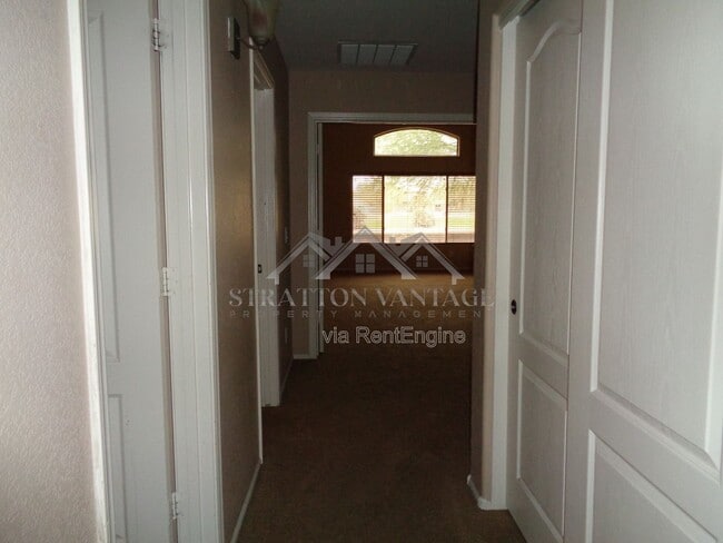 Building Photo - 22427 N Van Loo Dr