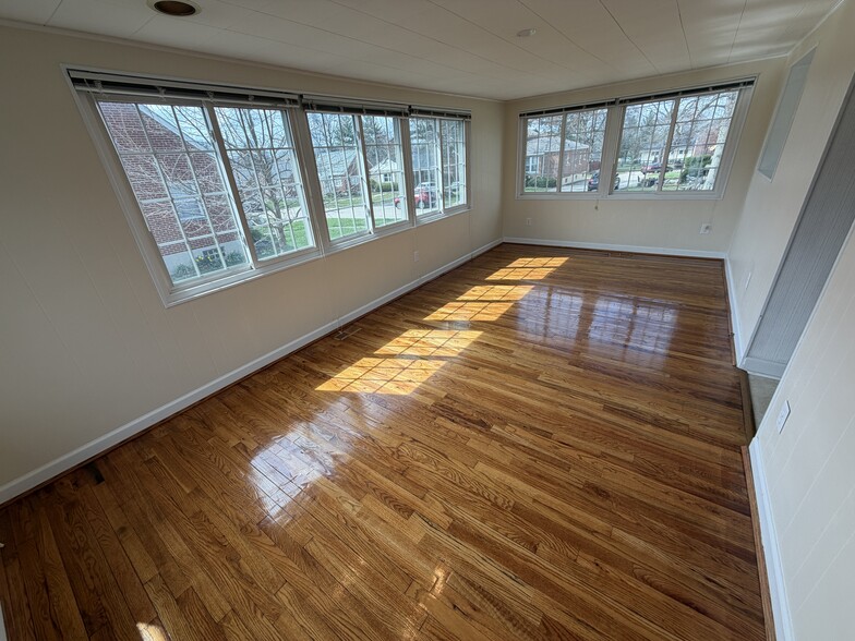 Solarium (Family Room) - 2641 Vanderen Dr