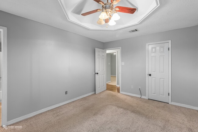 Building Photo - 5709 Bluebonnett Dr