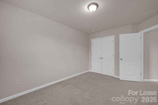 Building Photo - 132 Cherry Bark Dr