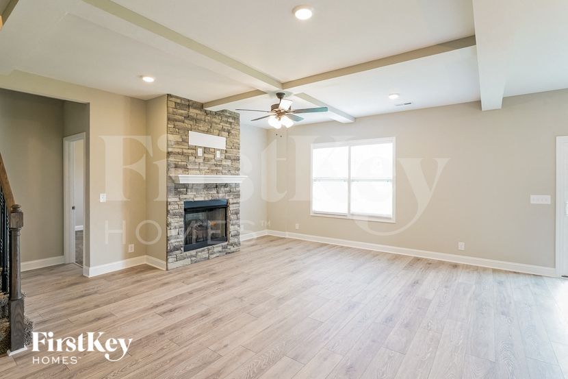 Building Photo - 623 Alvin Rd