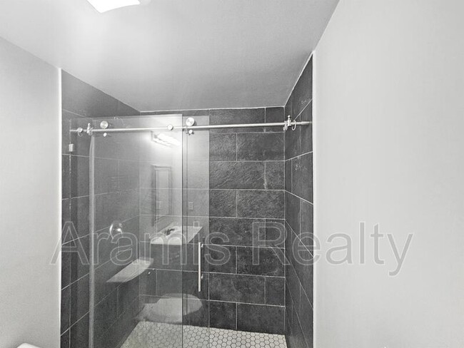 Building Photo - 1519 Olympian Way SW