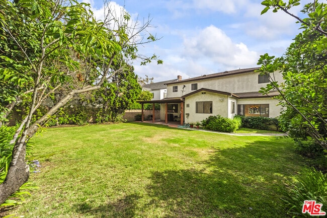 Building Photo - 6237 Warner Dr