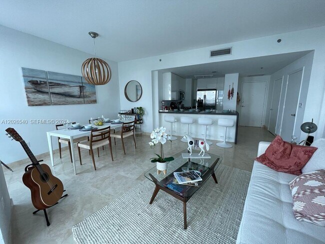 Building Photo - 6515 Collins Ave
