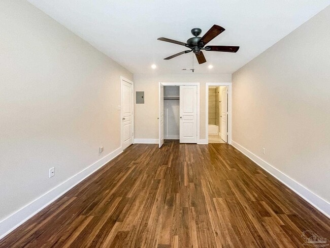 Building Photo - 3300 N Sugartree St