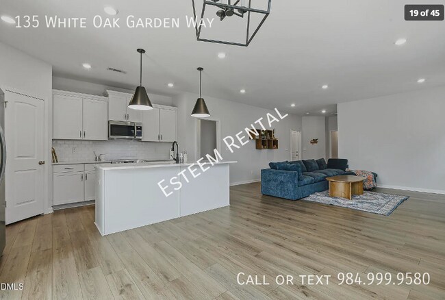 Building Photo - 135 White Oak Gdn Wy