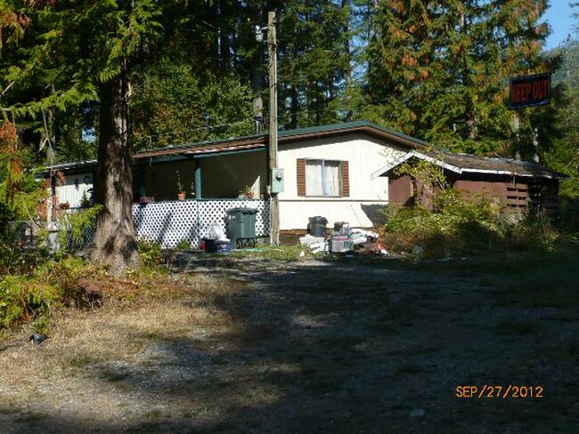Building Photo - 2 Bedroom, 1 Bathroom Mobile Home for Rent in Maple Falls