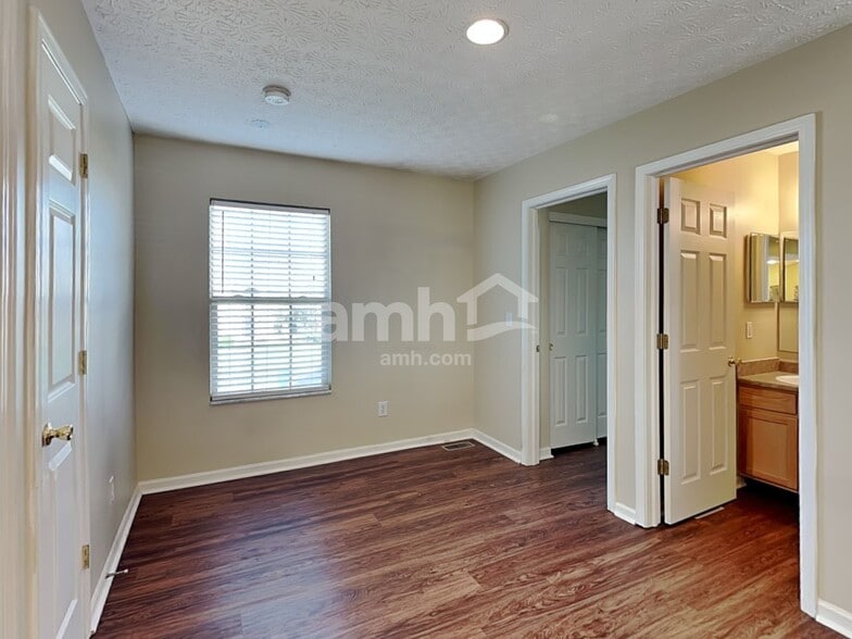 Building Photo - 942 Mahle Dr