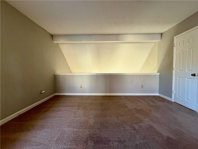 Building Photo - 1911 Shenandoah Valley Ln SE