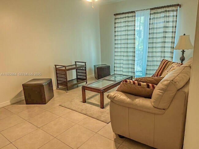 Building Photo - 5234 NE 6th Ave