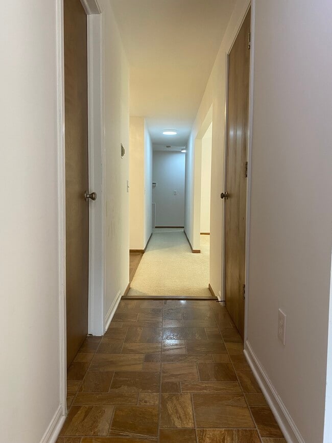 Building Photo - 23589 Hickory Grove Ln