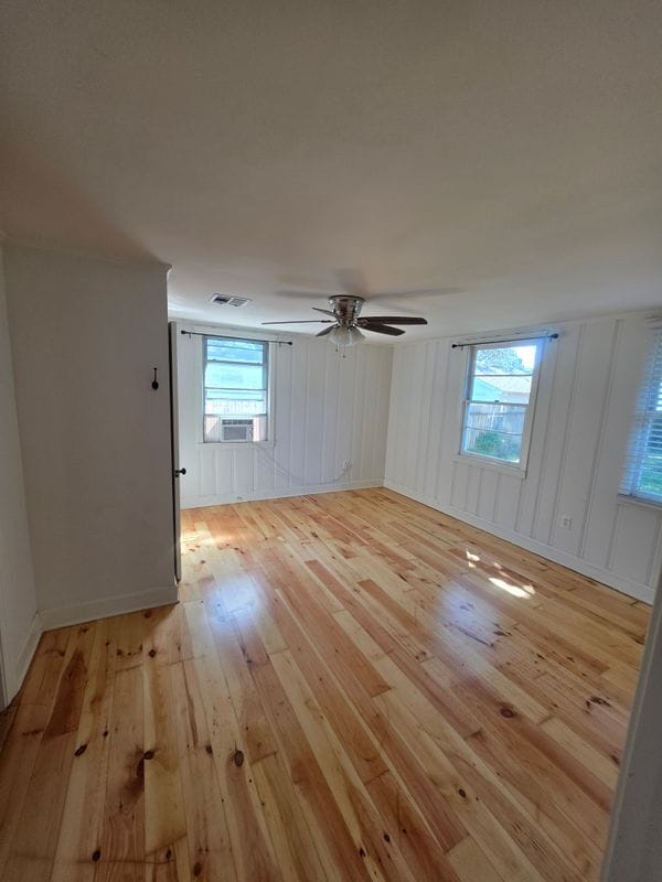 Building Photo - 518 Tucker Ave