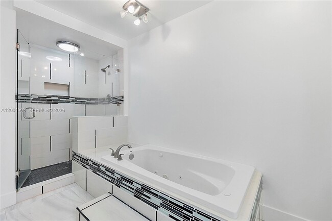 Building Photo - 398 Fern Dr