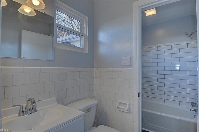 Building Photo - 4908 Narragansett Ct