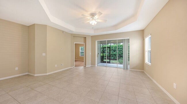 Building Photo - 2/2 plus den Villa in Fairfield with a 2 car garage