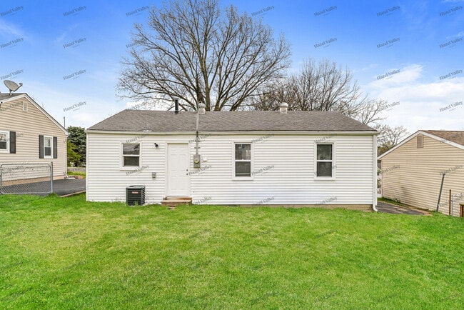 Building Photo - 2007 Huntington Ave