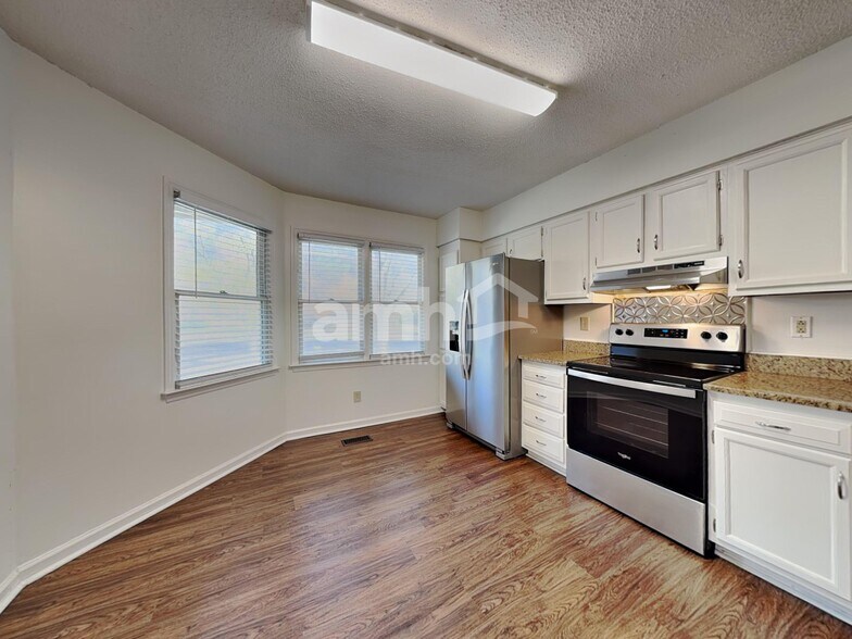 Building Photo - 13029 Greycrest Dr