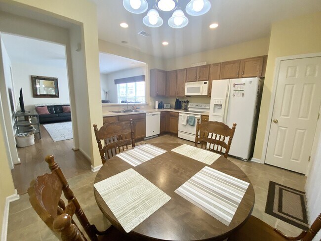 Building Photo - Lovely Furnished, Sun City of Hilton Head Rental!