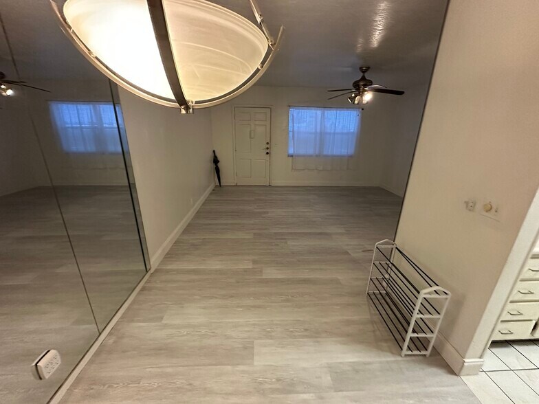 Building Photo - 467 Golden Isles Dr