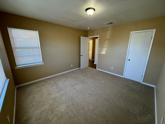 Building Photo - 1108 Duvall Dr