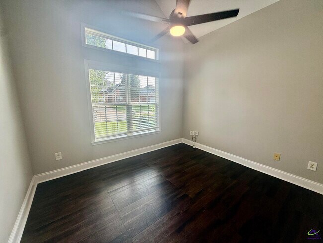 Building Photo - 634 Post Oak Way