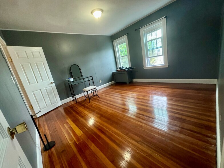 Building Photo - 1 Nelson St