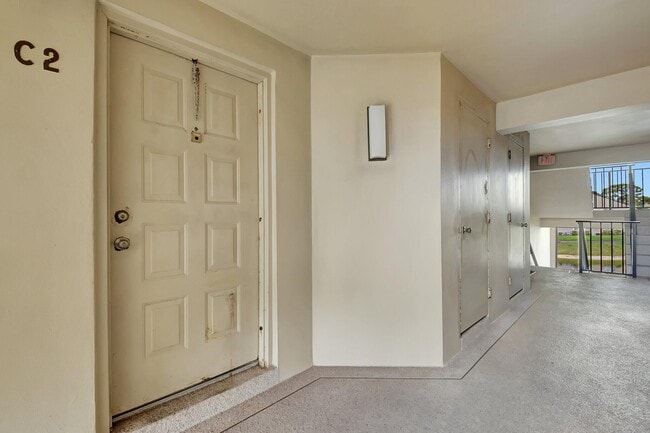 Building Photo - 616 Sea Pine Way