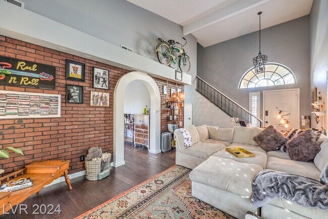 Building Photo - 5321 Tamanar Dr