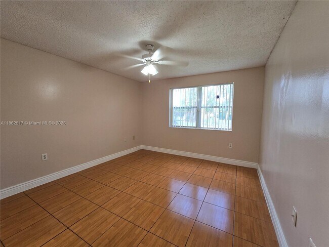 Building Photo - 2264 SW 81st Ave