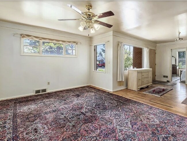 Building Photo - Exceptional FOUR Bedroom Home with Character Close to BSU and Downtown