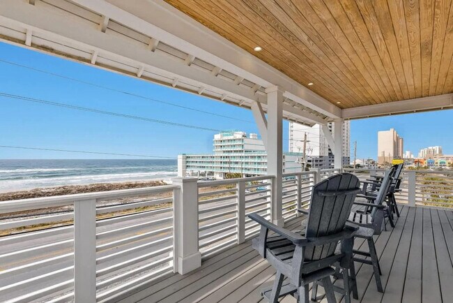 Building Photo - 14324 Front Beach Rd