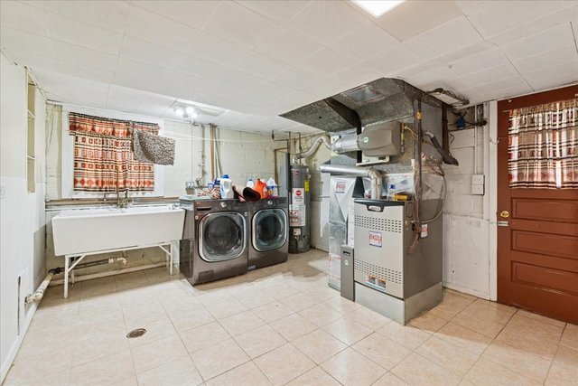 Building Photo - 3836 W Estes Ave