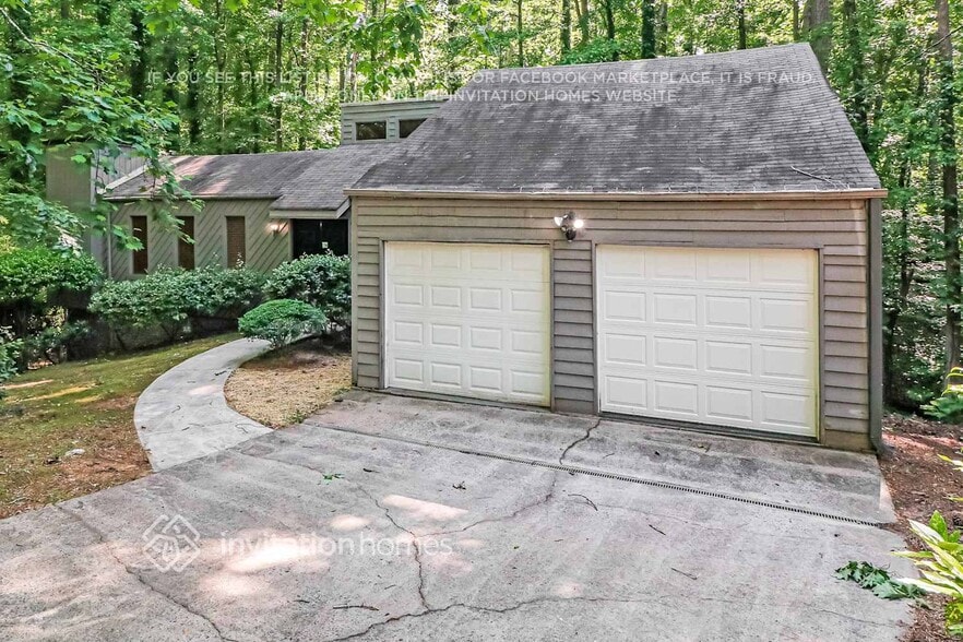 Building Photo - 3895 Rock Mill Pkwy