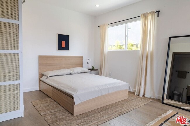 Building Photo - 623 Mariposa Ave