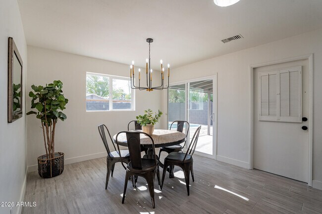 Building Photo - 1800 S Shafer Dr