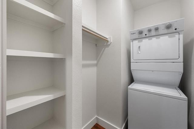 Building Photo - 508 E Kimball St