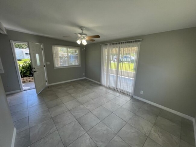 Building Photo - Charming 2BR/1BA Home Available NOW in Pin...