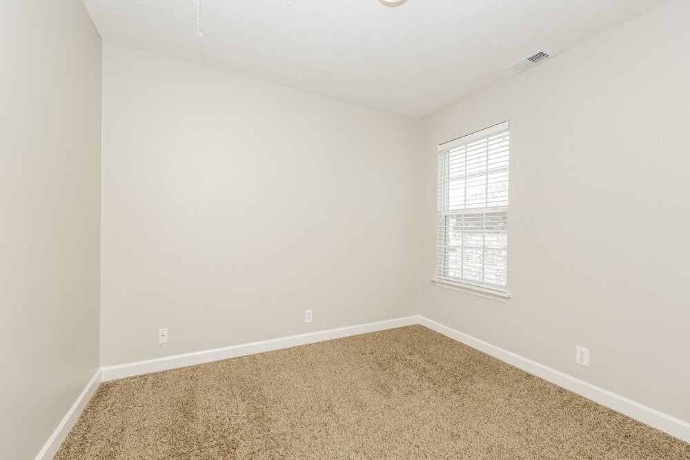 Building Photo - 537 County Farm Rd