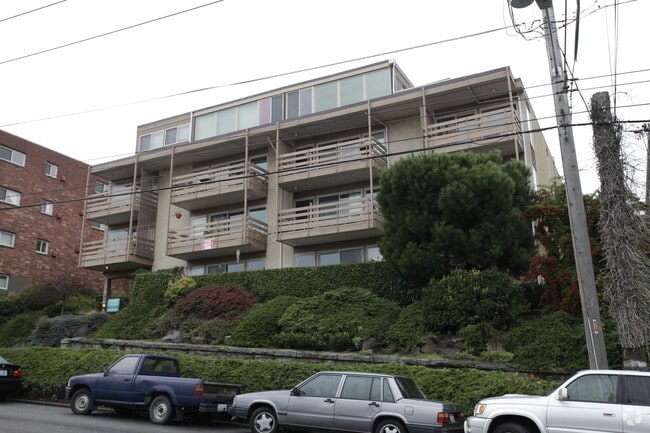 Building Photo - Seasons Apartments