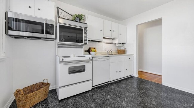 Building Photo - 437 Ashwood Ln