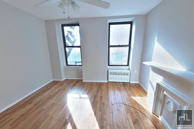 Building Photo - 219 E 28th St