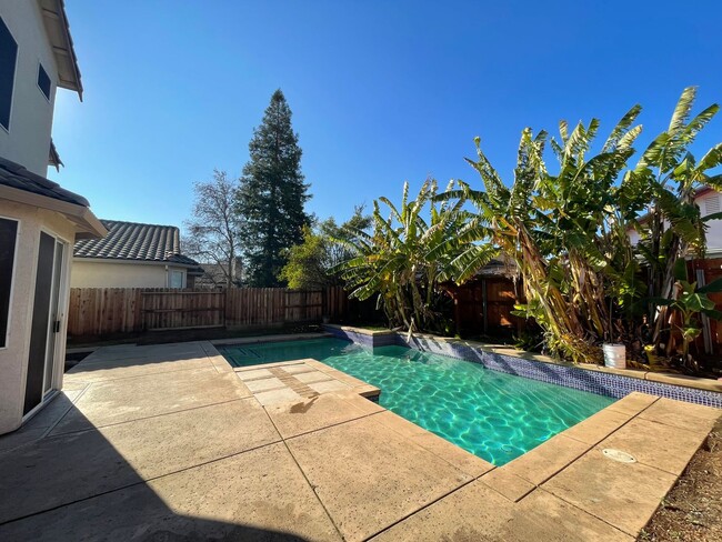 Building Photo - Stunning 3-Bedroom Home with Pool in Prime...