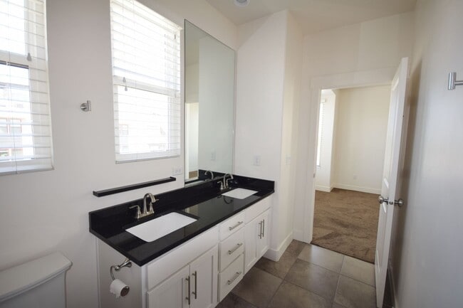 Building Photo - Grames-Daybreak