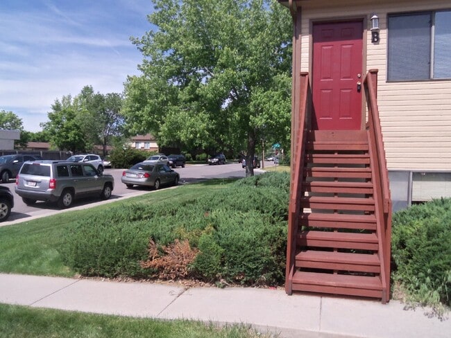 Building Photo - Littleton Ranch Style Townhome - 2 Bedroom...