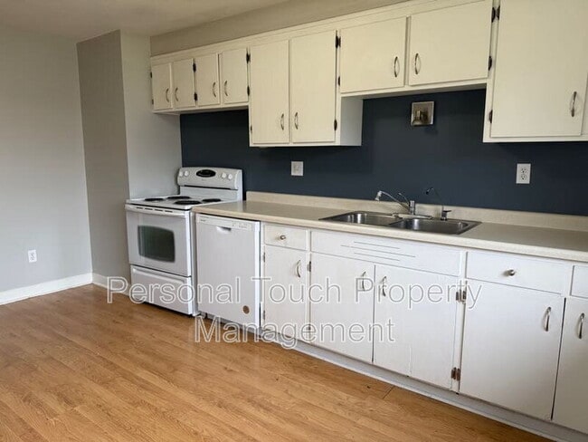 Building Photo - 1828 14th St S