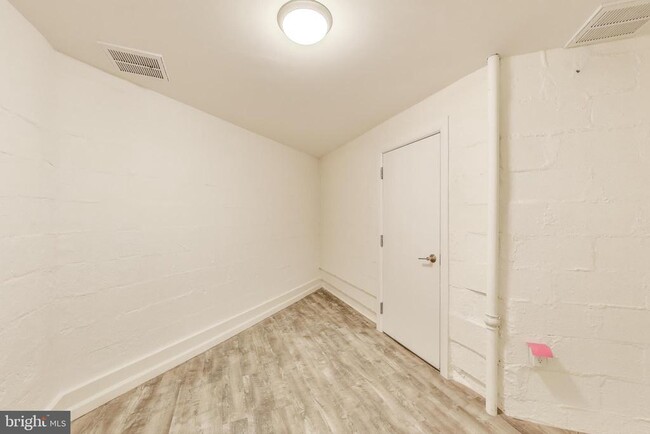 Building Photo - 1426 Carrington Ln