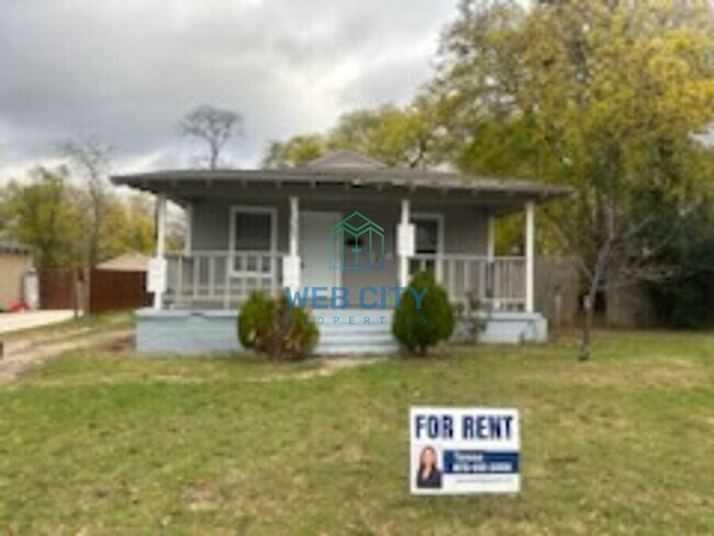 Primary Photo - 1323 Grinnell St