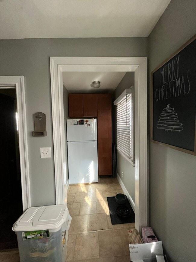 Building Photo - 10 Ashland St