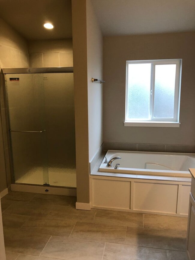 Building Photo - Fantastic 3 Bedroom Home In New Neighborhood
