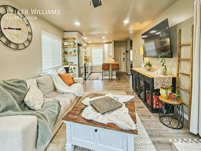 Building Photo - 4205 N Carefree Cir